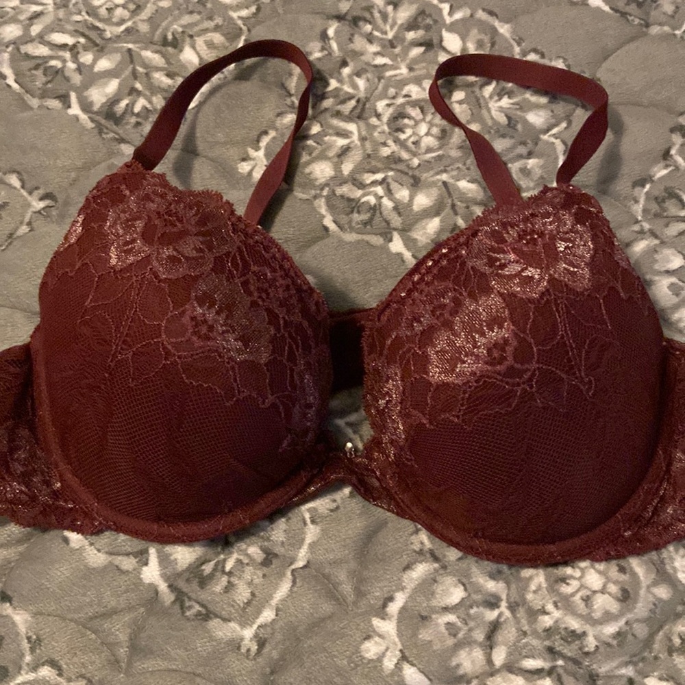 Maidenform 38B maroon lacy bra.